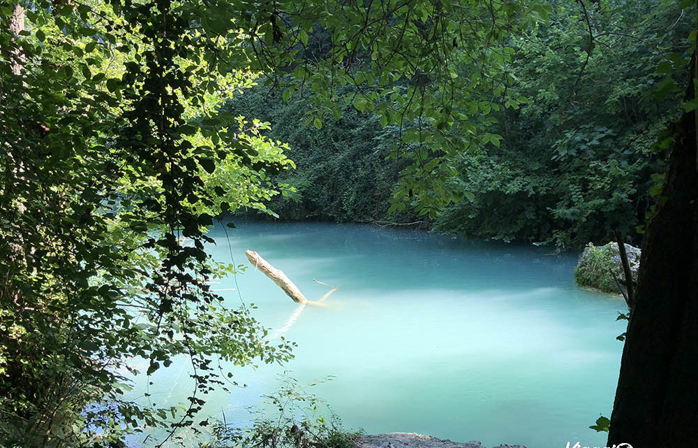 Elsa viva: il torrente azzurro in cui fare il bagno d’estate Elsa viva: il torrente azzurro in cui fare il bagno d’estate